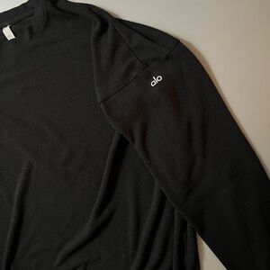 ALO Yoga Size L oversized Black Crew Neck Top